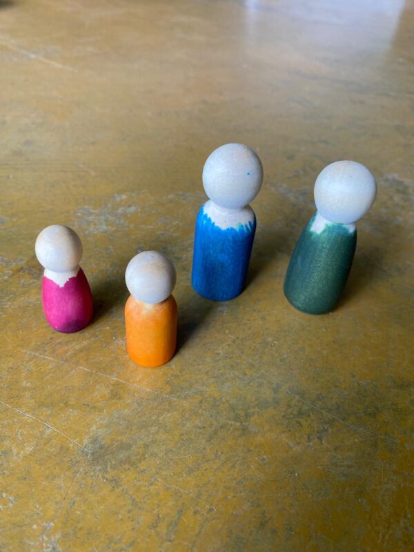 Bonecas e bonecos